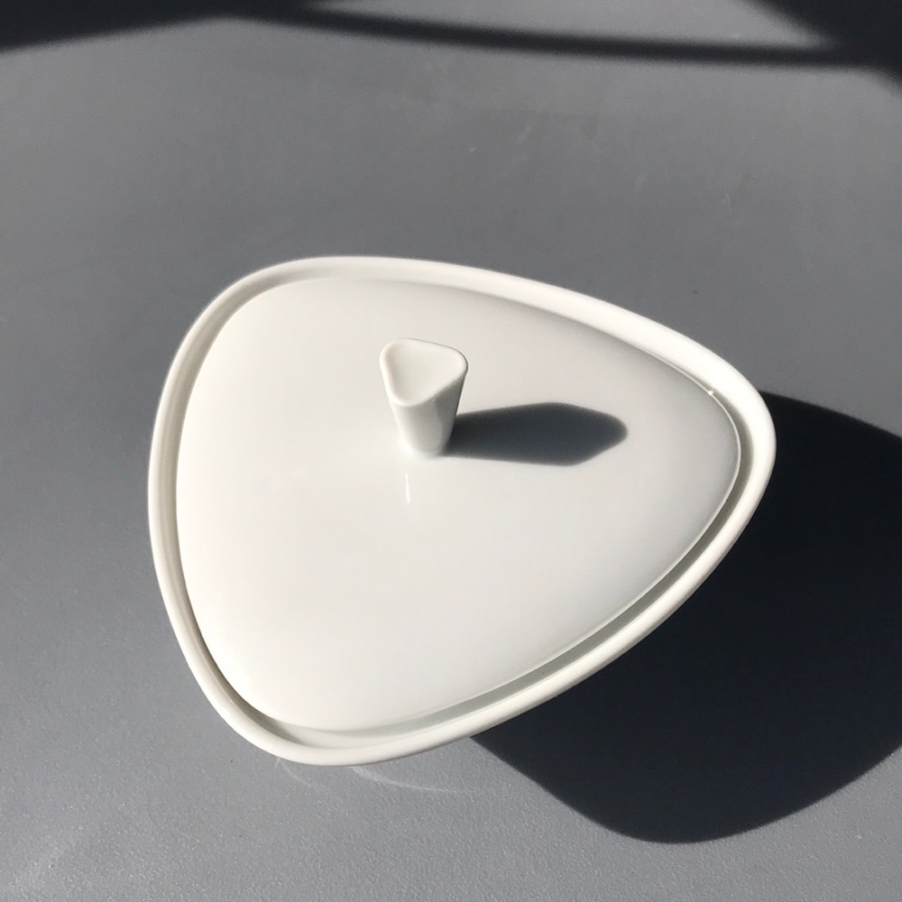 SOLD** Hutschenreuther Selb MCM tiny lidded dish